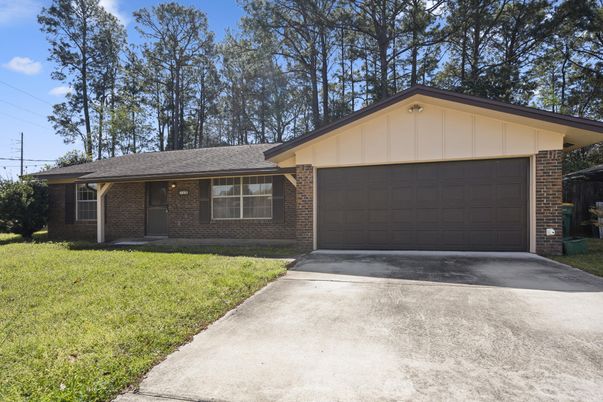 Attached, Exterior, Facade, Brick Facade, Ranch