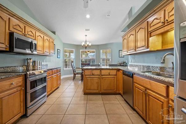 Chandelier, Dining room, Interior, Kitchen, Recessed Lighting, Stainless Steel Appliances