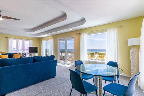 Dining room, Interior, Living room, Recessed Lighting, Water
