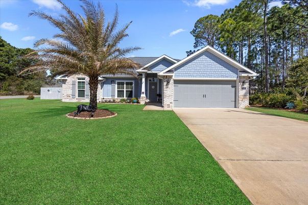 Attached, Exterior, Facade, Ranch
