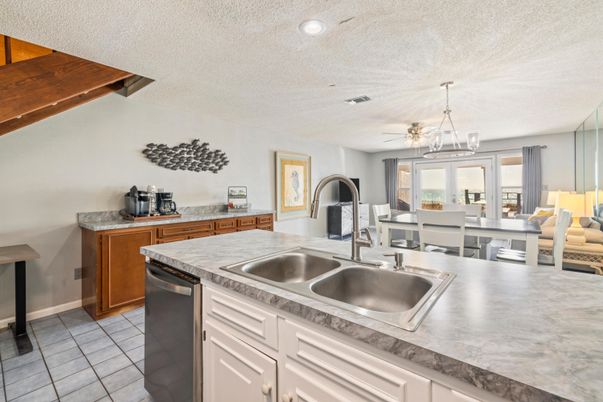 Dining room, Interior, Kitchen, Pendant Lights, Recessed Lighting