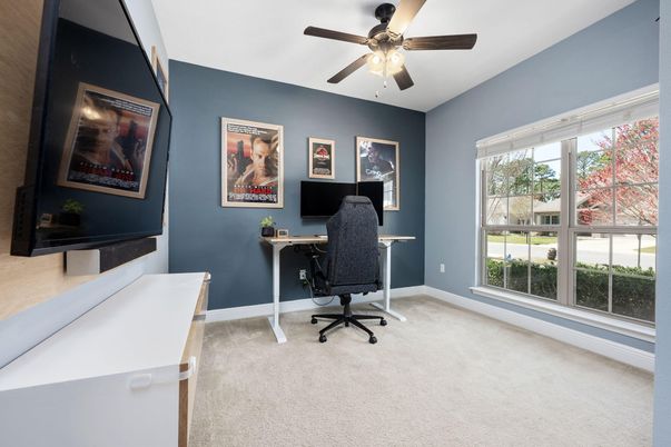Home Office, Interior