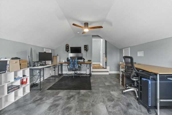 Home Office, Interior