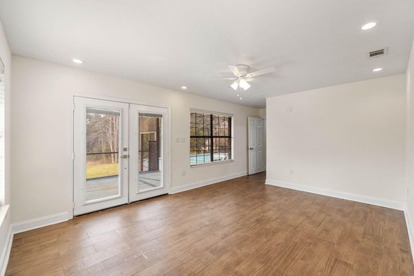 Empty room, Interior, Recessed Lighting, Wood Texture Flooring