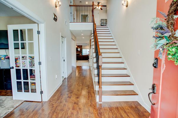 Interior, Recessed Lighting, Wood Texture Flooring