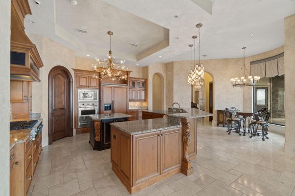 Chandelier, Dining room, Interior, Kitchen, Pendant Lights, Recessed Lighting, Stainless Steel Appliances