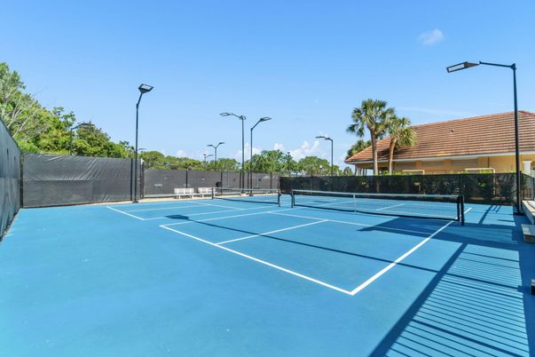 Exterior, Tennis Courts