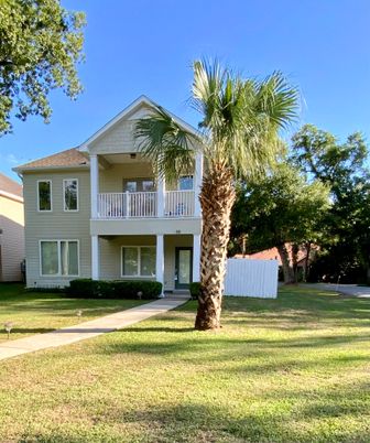 Backyard, Exterior, Facade, Farmhouse