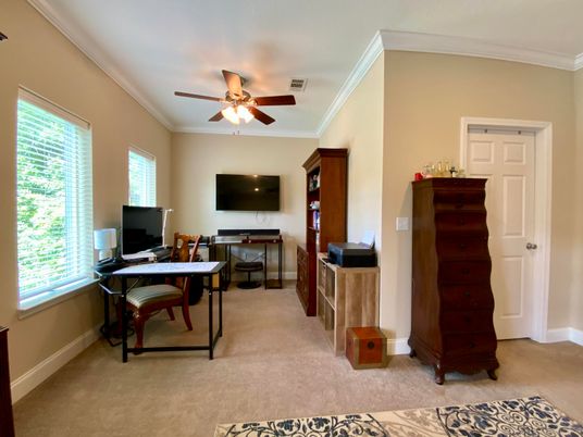 Home Office, Interior