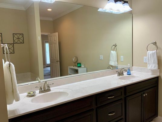 Bathroom, Dual Sink Vanities, Interior, Recessed Lighting