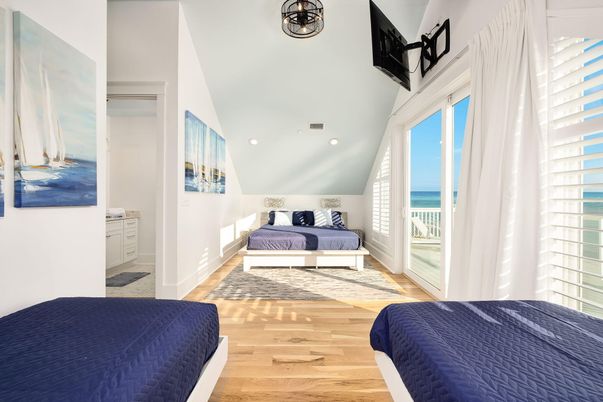 Bedroom, Interior, Recessed Lighting, Water, Wood Texture Flooring