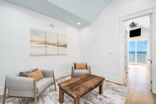 Interior, Recessed Lighting, Water, Wood Texture Flooring