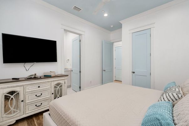 Bedroom, Interior, Recessed Lighting, Wood Texture Flooring