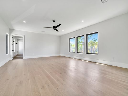 Empty room, Interior, Recessed Lighting, Wood Texture Flooring