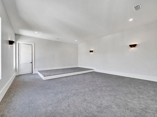 Empty room, Interior, Recessed Lighting