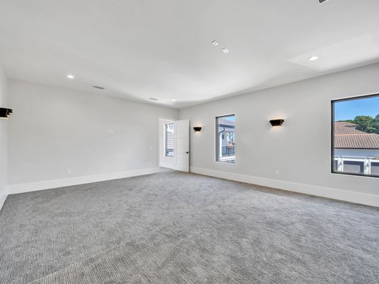 Empty room, Interior, Recessed Lighting