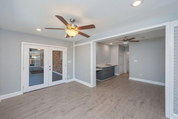 Empty room, Interior, Recessed Lighting, Wood Texture Flooring