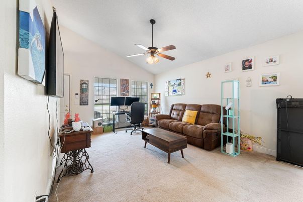 Home Office, Interior