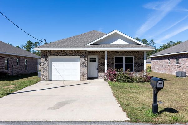 Attached, Exterior, Facade, Brick Facade, Ranch