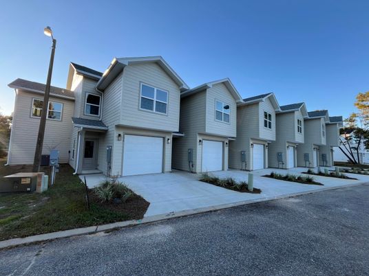 Attached, Exterior, Facade, Mediterranean