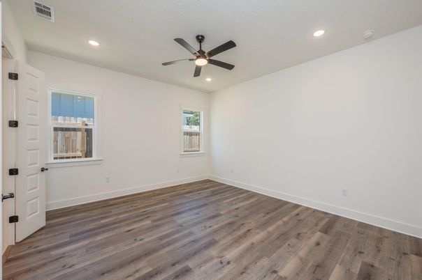 Empty room, Interior, Recessed Lighting, Wood Texture Flooring