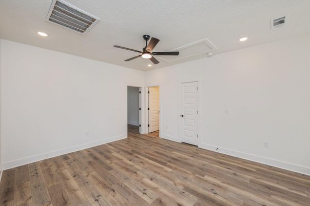 Empty room, Interior, Recessed Lighting, Wood Texture Flooring