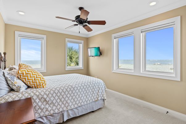 Bedroom, Interior, Recessed Lighting, Water