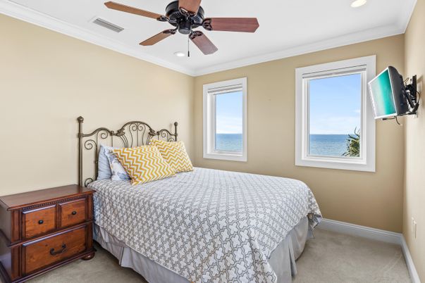 Bedroom, Interior, Recessed Lighting, Water
