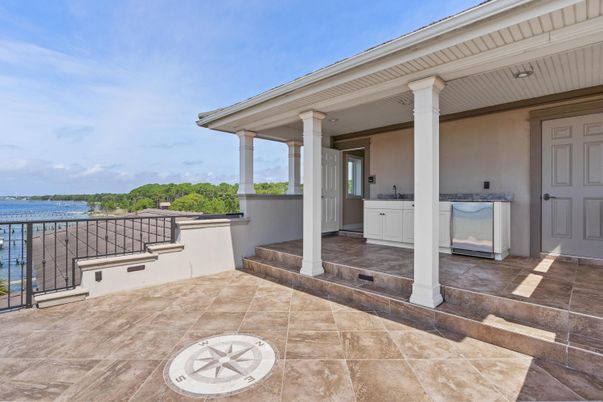 Exterior, Hot Tub, Water