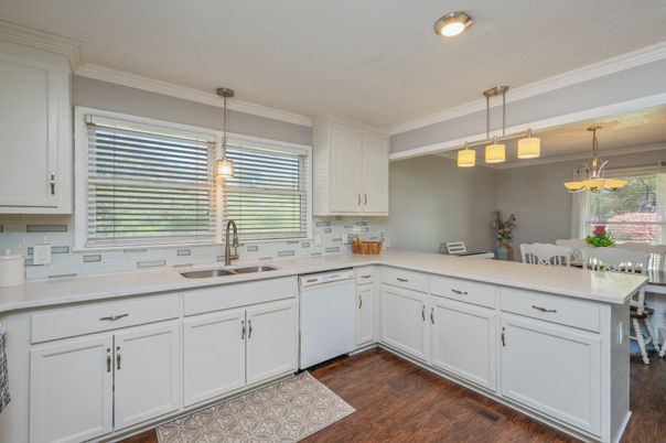 Dining room, Interior, Kitchen, Pendant Lights, Wood Texture Flooring