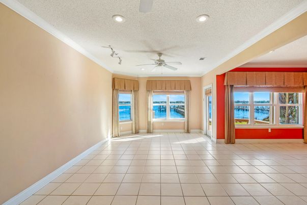 Empty room, Interior, Recessed Lighting