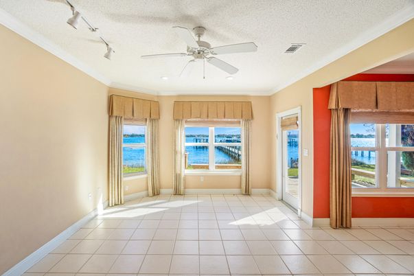 Empty room, Interior, Recessed Lighting, Water