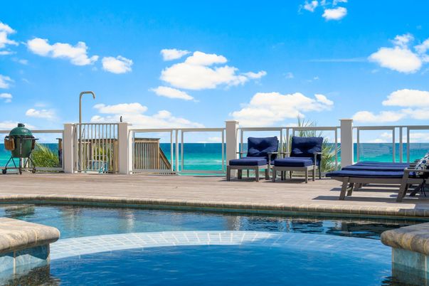 Exterior, Lake, Pool