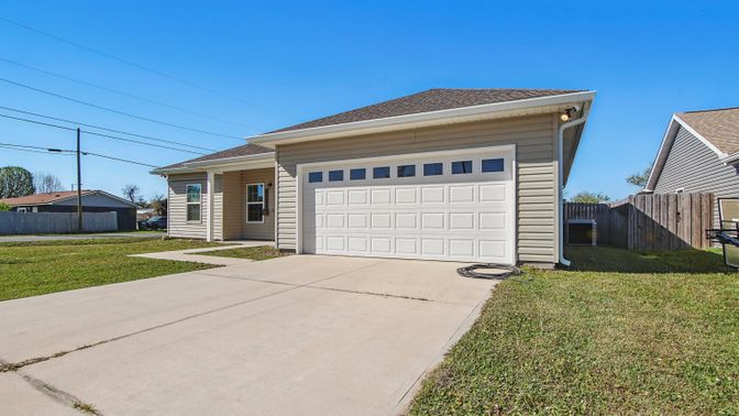 Detached Garage, Exterior