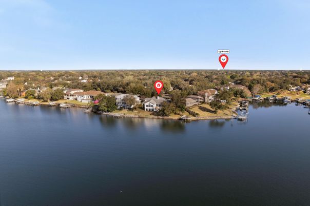 Exterior, Lake