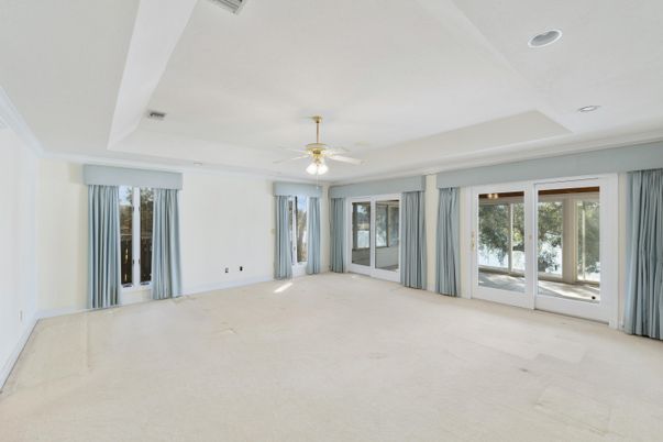 Empty room, Interior, Recessed Lighting