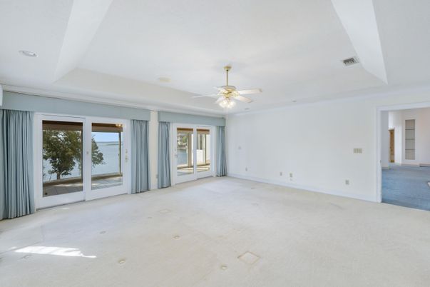 Empty room, Interior, Recessed Lighting
