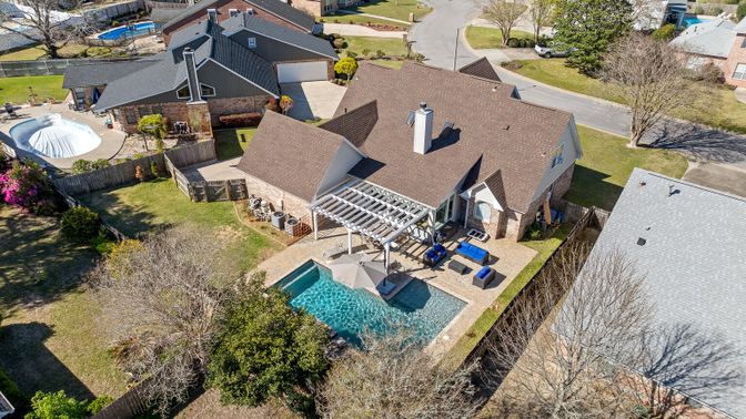 Exterior, Drone