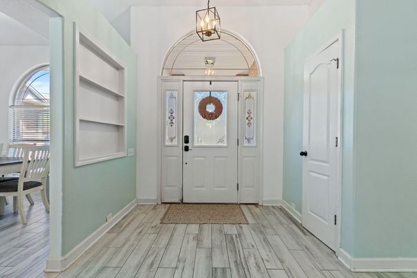 Interior, Pendant Lights, Wood Texture Flooring