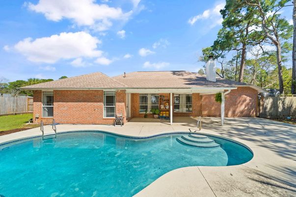 Exterior, Pool