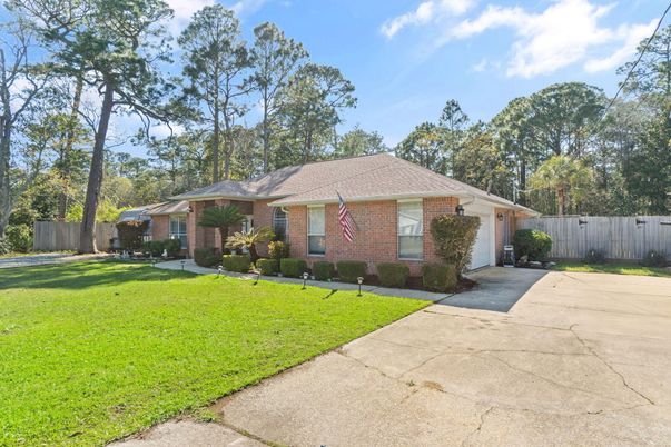 Attached, Exterior, Facade, Brick Facade, Ranch