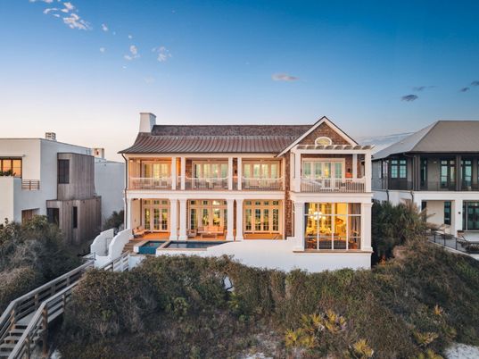 Backyard, Exterior, Facade, Pool, Farmhouse