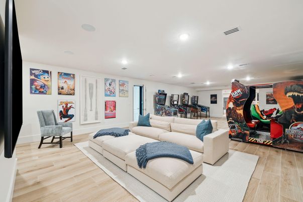 Interior, Living room, Recessed Lighting, Wood Texture Flooring
