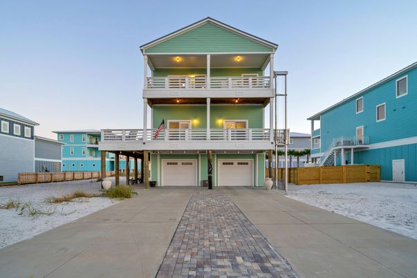 Attached, Exterior, Facade, Modern