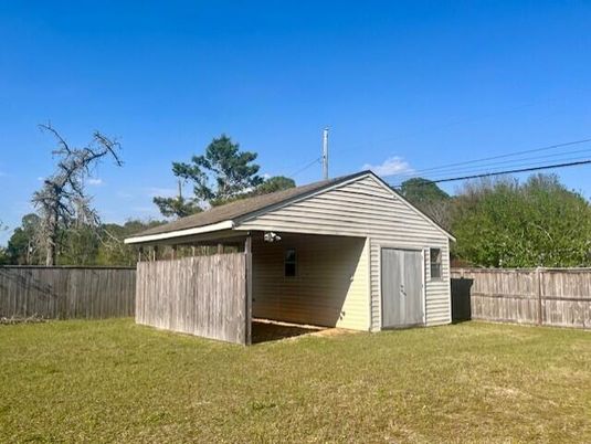 Backyard, Exterior