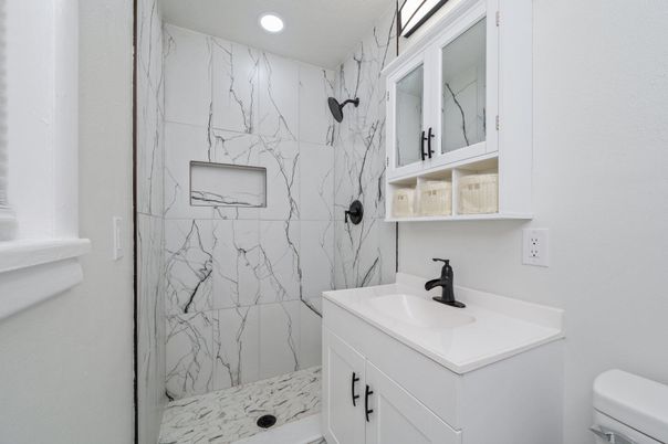 Bathroom, Interior, Marble, Marble Walls, Recessed Lighting