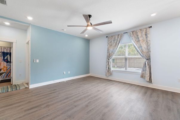 Empty room, Interior, Recessed Lighting, Wood Texture Flooring