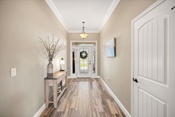 Interior, Pendant Lights, Wood Texture Flooring