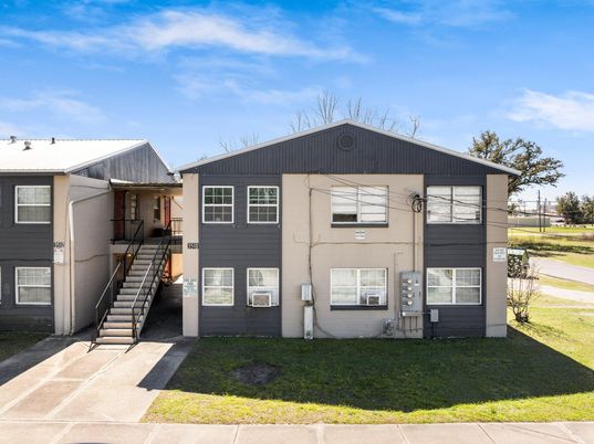 Backyard, Exterior, Facade, Farmhouse