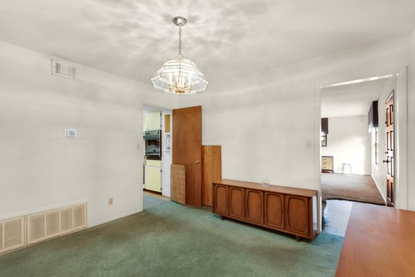 Chandelier, Empty room, Interior, Pendant Lights